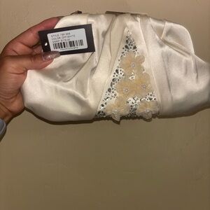 Badgley Mischka Cream Clutch Satin Elegance